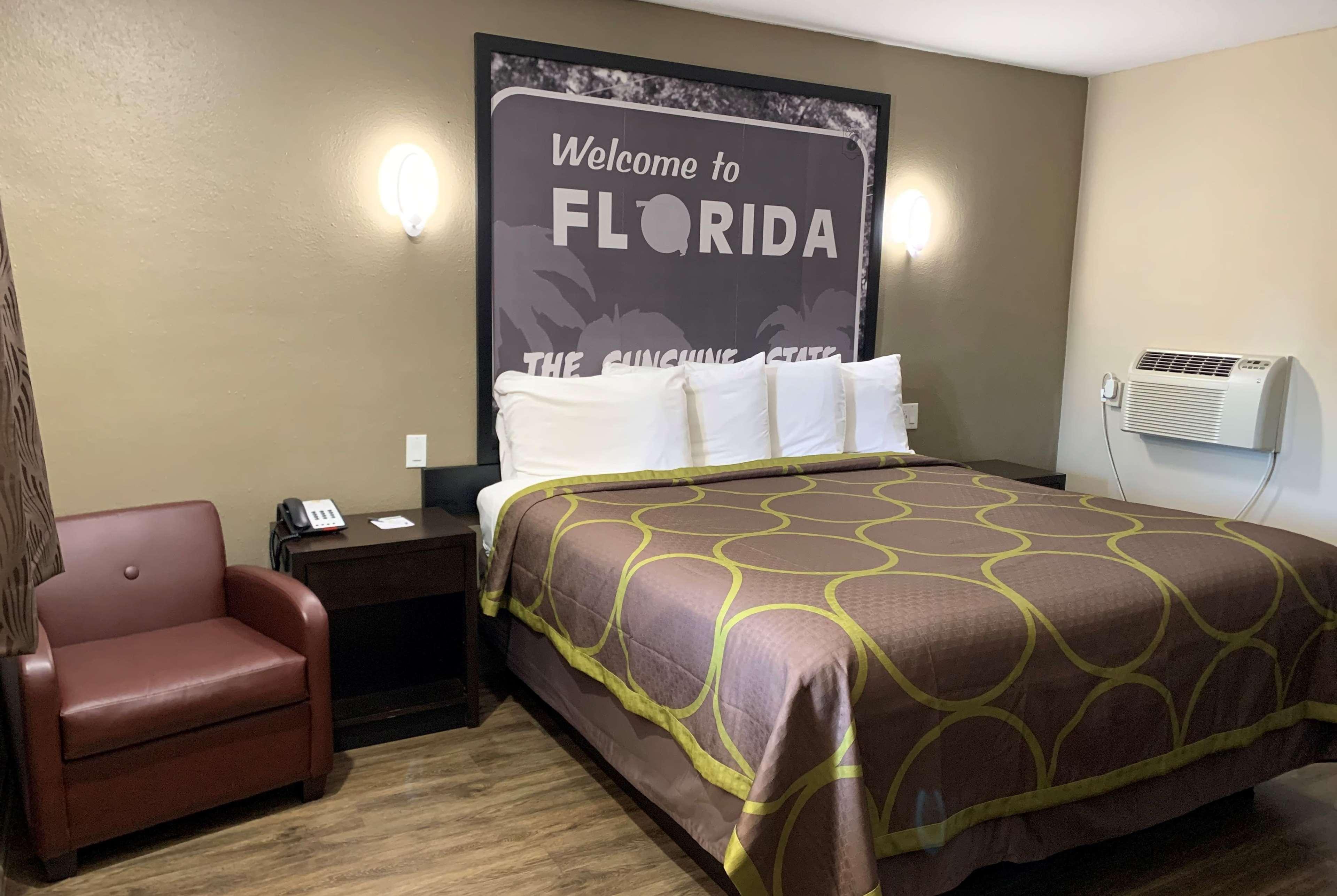 Motel Super 8 By Wyndham Pensacola Nas Area Beach Haven
