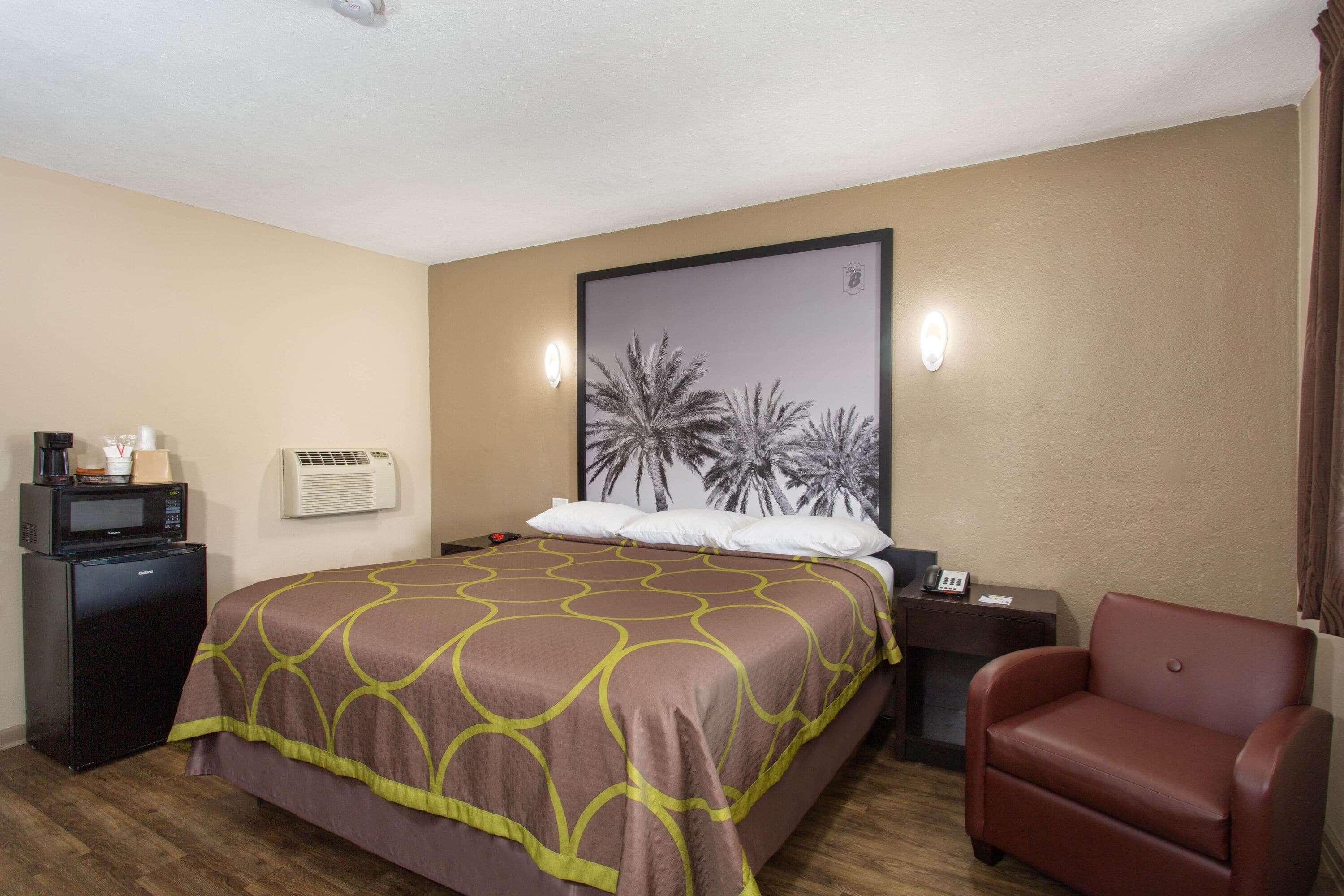 Super 8 By Wyndham Pensacola Nas Area